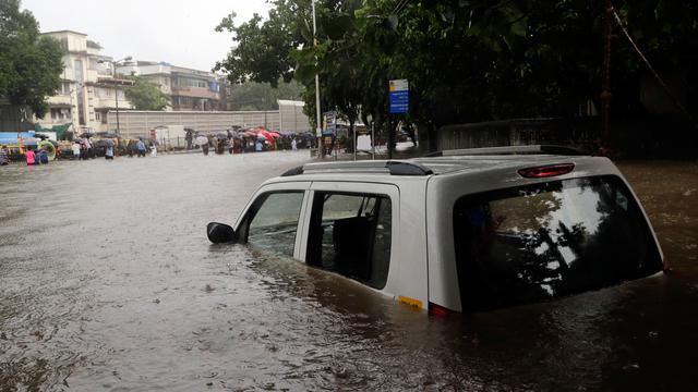 Kota Mumbai India Lumpuh Akibat Banjir