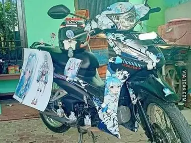 Hujan pun diterobos demi menagih cicilan nasabah (Source: 1cak.com)