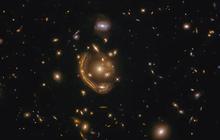 Teleskop Luar Angkasa Tangkap Gambar Cincin Einstein, Gambaran Alam Semesta Saat Berusia 2,5 Miliar Tahun