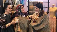 Sukses Menggelar Bazar Produk Lokal, Jenny Rachman Bangga