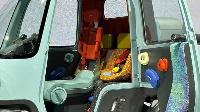 Melihat Spesifikasi Konsep Bemo Legendaris Listrik di JMS 2025 (Arief A/Liputan6.com)