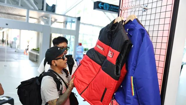 Bright Store Pertamina dan Official Booth MyPertamina di Bandara Internasional Lombok Praya, Nusa Tenggara Barat.