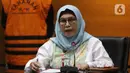 Wakil Ketua KPK, Lili Pintauli Siregar menyampaikan keterangan terkait penahanan Anggota DPRD Provinsi Jawa Barat periode 2014-2019 Ade Barkah Surahman dan Siti Aisyah Tuti Handayani di Gedung KPK, Jakarta, Kamis (15/4/2021). KPK menahan keduanya untuk pemeriksaan. (Liputan6.com/Helmi Fithriansyah)