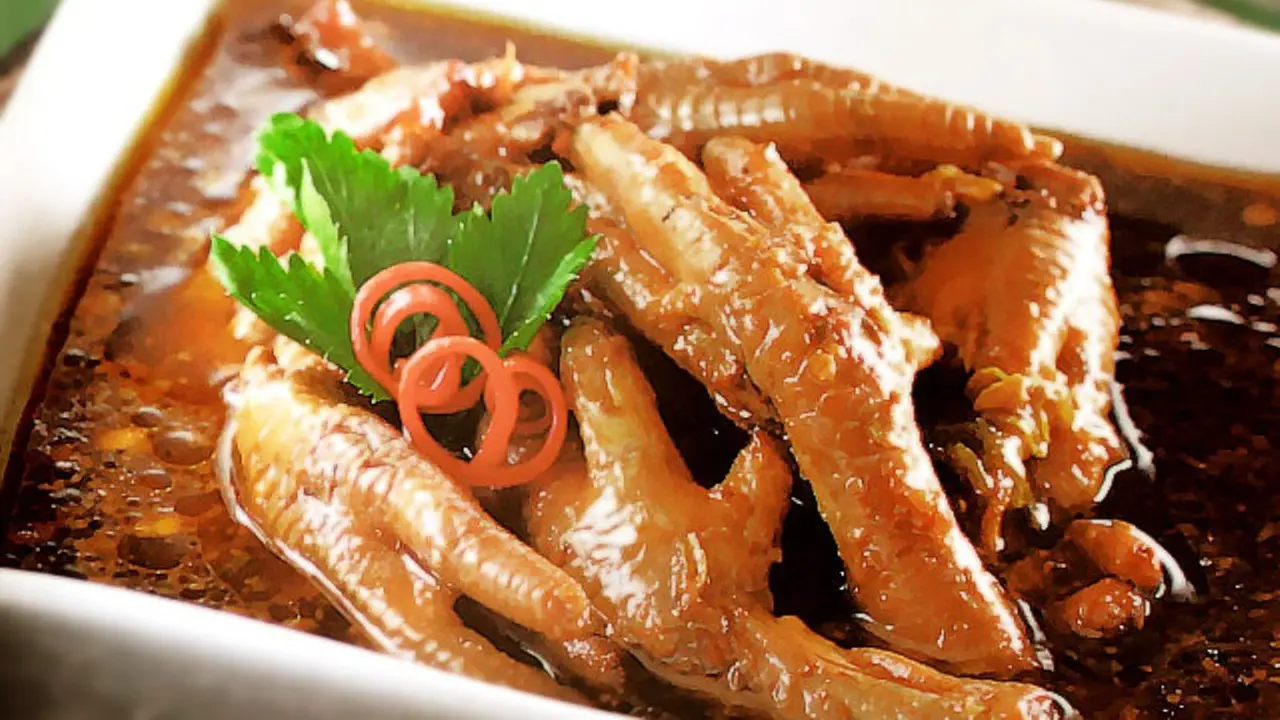 [Bintang] Menu Akhir Pekan Asyik dengan Semur Ceker Pedas