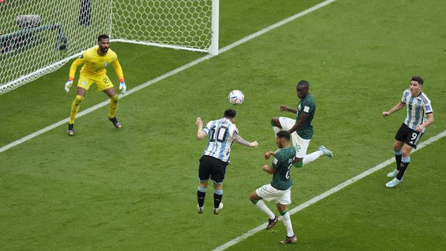 Foto: Lemes Bestie, Ketika Lionel Messi Dibuat Tak Berdaya oleh Arab Saudi di Laga Perdana Piala Dunia 2022