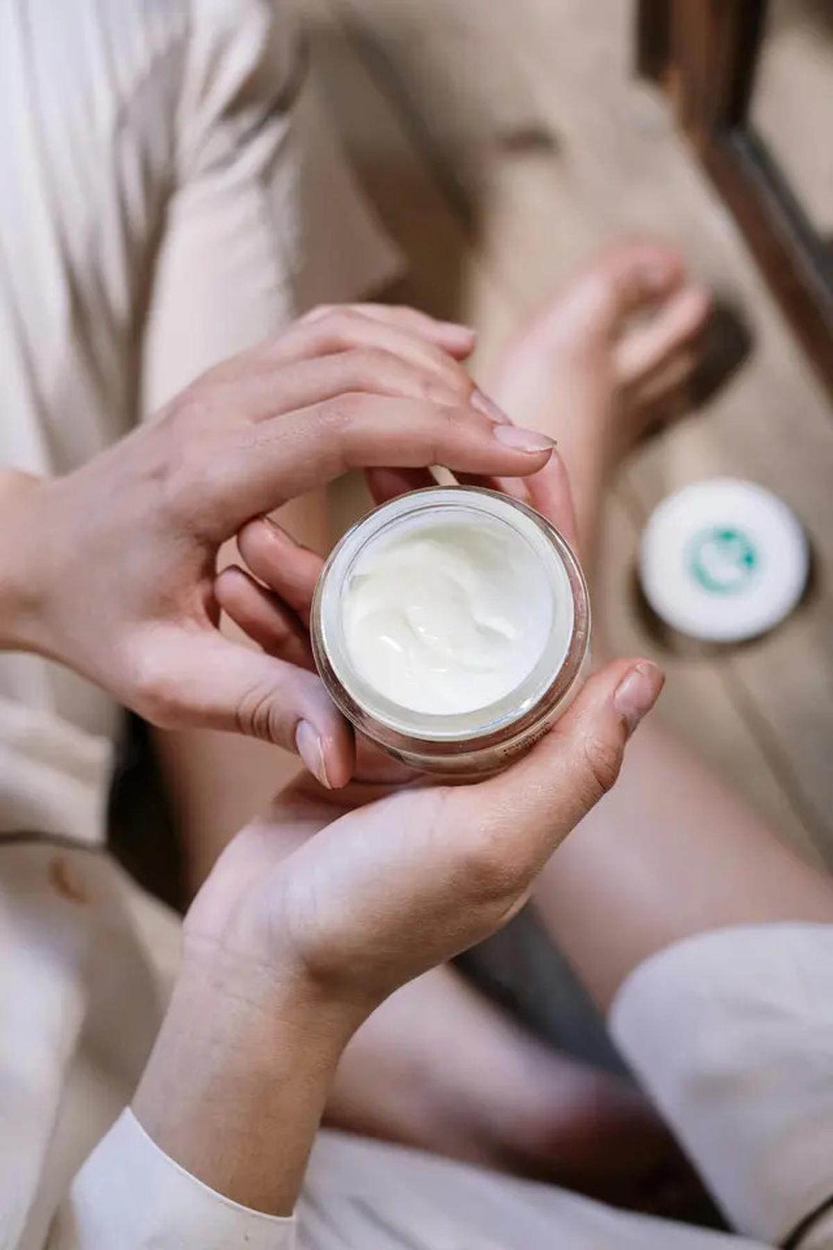 7 Ciri-Ciri Skincare yang Mengandung Merkuri