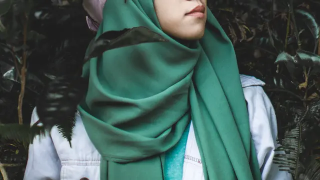 cara memakai hijab pashmina