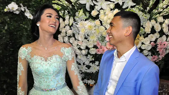 [Bintang] Raditya Dika Lamar Anissa Aziza