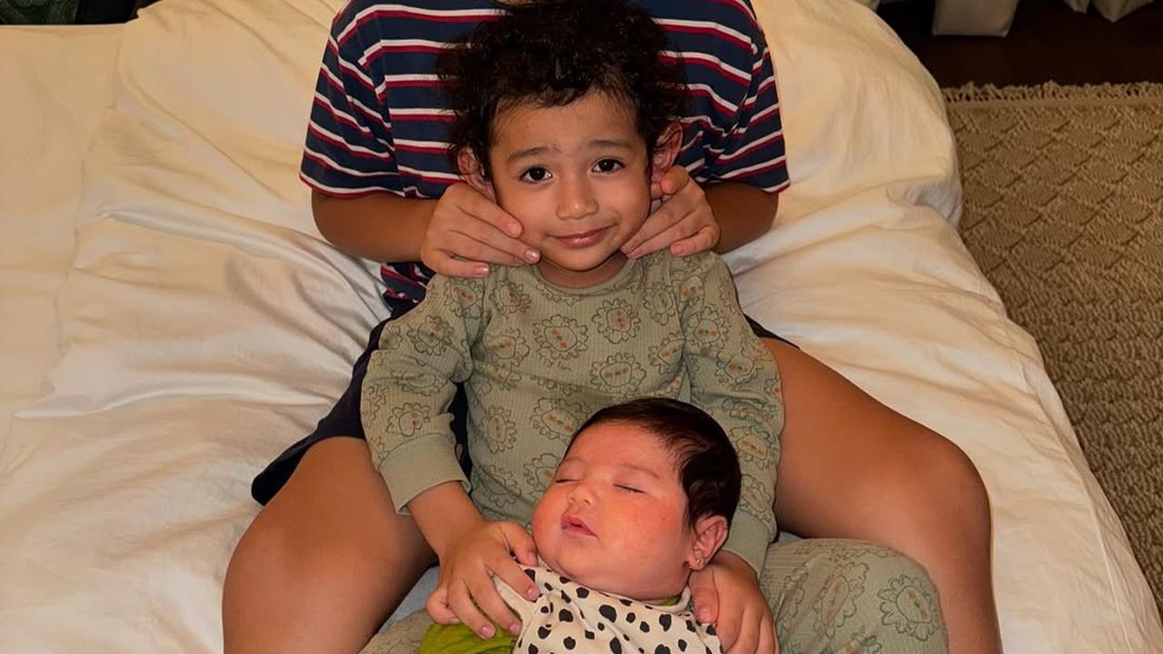 Sudah Punya 2 Adik, Ini 7 Momen Hangat El Barack Anak Jessica Iskandar Sebagai Kakak