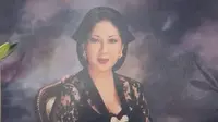Krisdayanti memberikan penghormatan terakhir untuk Titiek Puspa yang meninggal dunia di Jakarta, Kamis (10/4/2025). Ia juga minta maaf ke Titiek Puspa. (Foto: Dok. Instagram @krisdayantilemos, atas perkenan Krisdayanti)