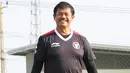 <p>Pelatih kepala Timnas Indonesia U-22, Indra Sjafri saat sesi latihan di Visakha Training Center, Phnom Penh, Kamboja, Sabtu (6/5/2023) jelang menghadapi Timor Leste pada laga ketiga Grup A SEA Games 2023, Minggu, 7 Mei 2023. (Bola.com/Abdul Aziz)</p>
