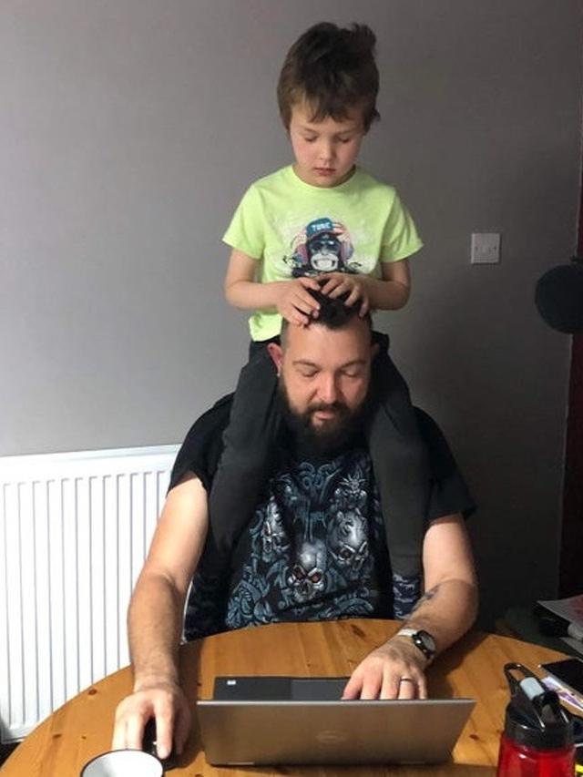 7 Potret Ulah Anak Ini Buktikan Tak Mudah Menjadi Orangtua