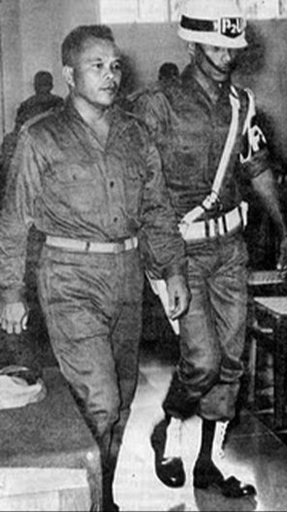 Pelarian Untung pentolan Pasukan Tjakrabirawa yang memimpin G30S/PKI ini harus berakhir di Tegal, Jawa Tengah. Ia tertangkap oleh massa yang mengira dirinya merupakan seorang copet. <br>