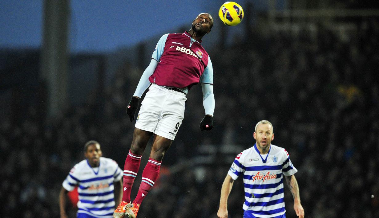 Karir Carlton Cole  bersama West Ham United lebih cemerlang ketimbang bersama Chelsea. Carlton mengoleksi 47 gol bersama The Hammers pada  tahun 2006-2013. (AFP/Glyn Kirk)