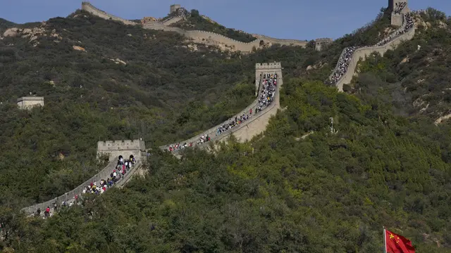 Suasana Tembok Besar China Saat Hari Libur Nasional