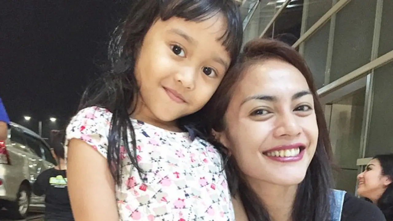 [Bintang] Masayu Anastasia dan Samarra Anaya Amandari  