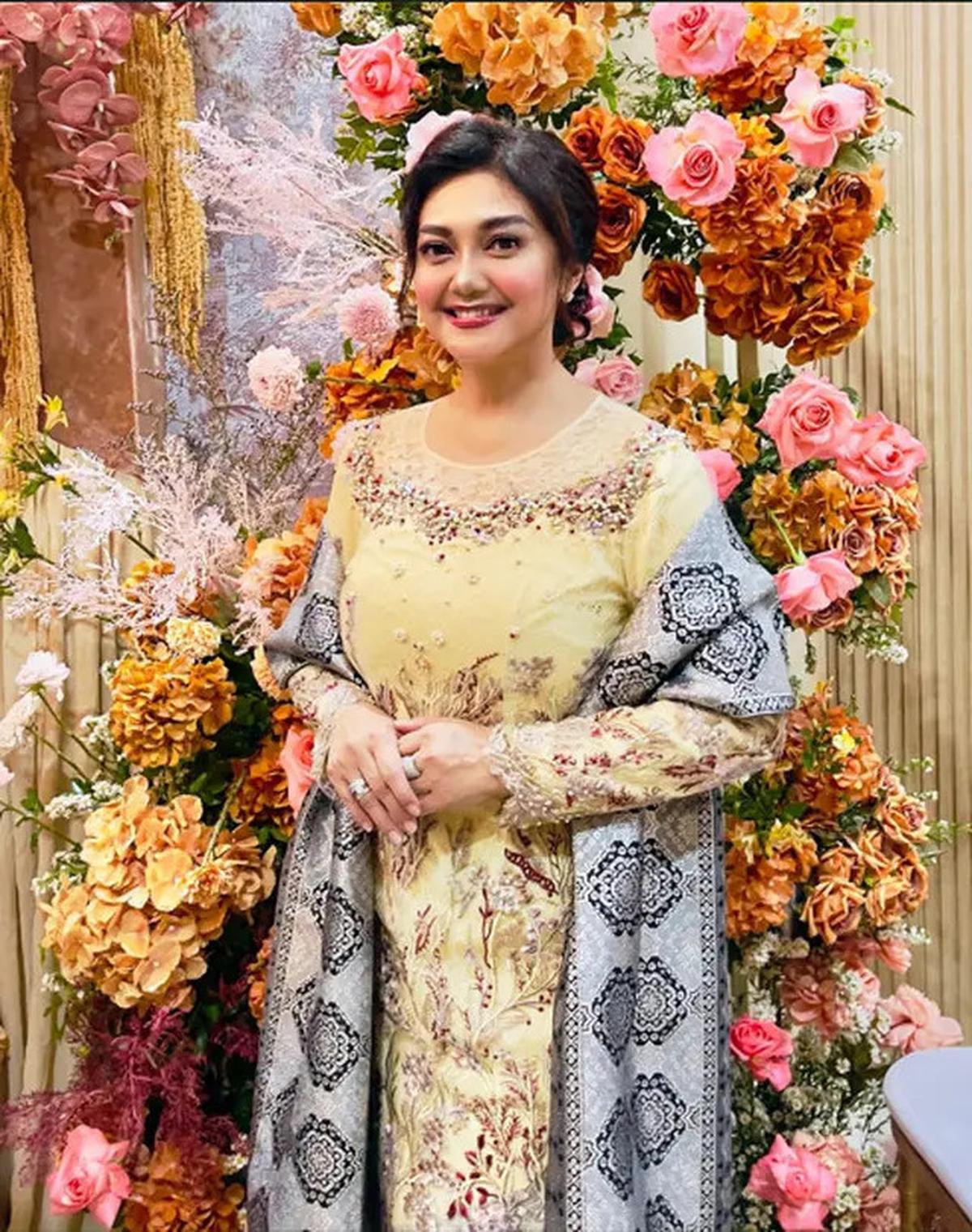 6 Model Rambut ala Bella Saphira saat Hadiri Kondangan, Bisa Jadi Inspirasi Ibu 50 Tahunan
