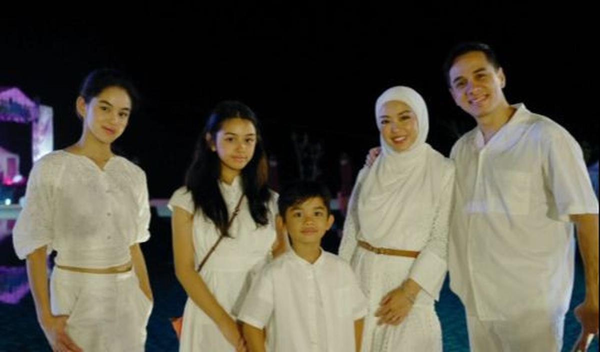 Shaista Tanisha Stockhorst, Shanika Thanaa Stockhorst, dan Raqilla Shagufta Stockhorst adalah tiga anak yang memikat dari keluarga Stockhorst.&nbsp;