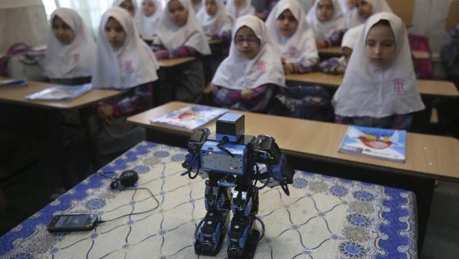 RObot ciptaan Akbar Rezaie | Photo copyright AP