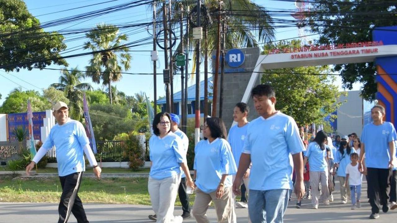 TVRI, RRI, dan ANTARA Gelar Fun Walk Bola Gembira Promosikan Hak Siar TVRI Piala Dunia 2026 di NTT
