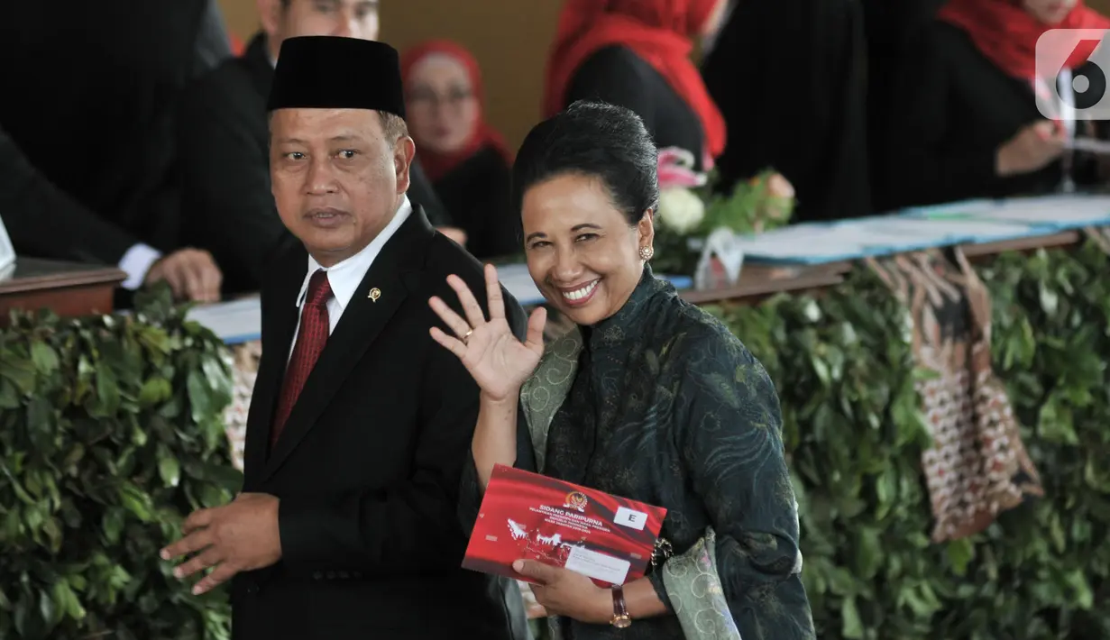 Menteri Pendidikan dan Kebudayaan Muhadjir Effendy dan Menteri BUMN Rini Soemarno menghadiri pelantikan Presiden dan Wapres 2019 di Gedung MPR/DPR/DPD RI, Senayan, Jakarta, Minggu (20/10/2019). (merdeka.com/Iqbal S. Nugroho)