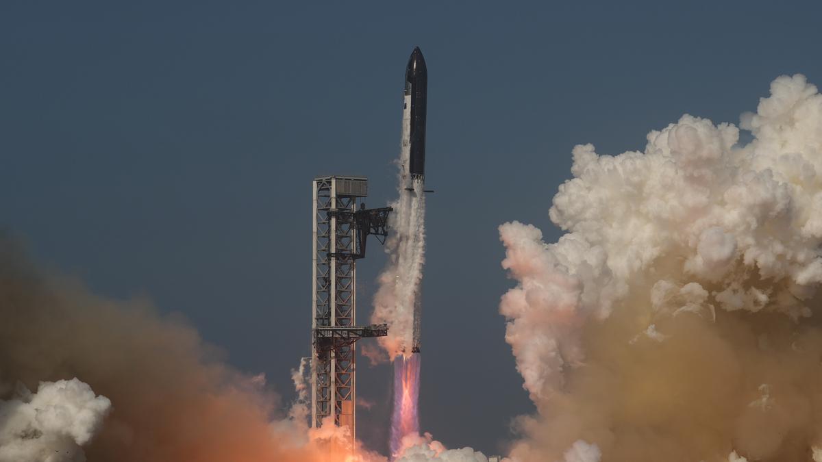 SpaceX Siap IPO Terbesar dalam Sejarah