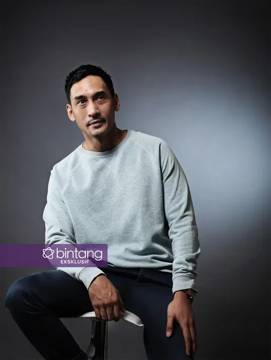 Bagi aktor 42 tahun tersebut, berurusan dengan polisi tidak lebih berat dibanding saat kehilangan ibunda tercintanya. Meski demikian, bukan berarti harus menyerah. (Bambang E. Ros/Bintang.com)