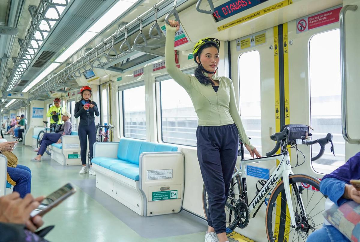 FOTO: LRT Jabodebek Operasikan 270 Perjalanan Selama Libur Panjang