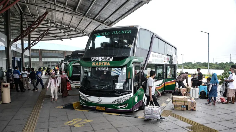 FOTO: Libur Panjang, Jumlah Penumpang Bus AKAP di Terminal Pulogebang Meningkat