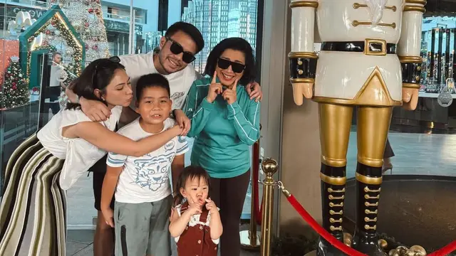 Deretan Seleb Tanah Air Rayakan Natal Bersama Keluarga di Luar Negeri