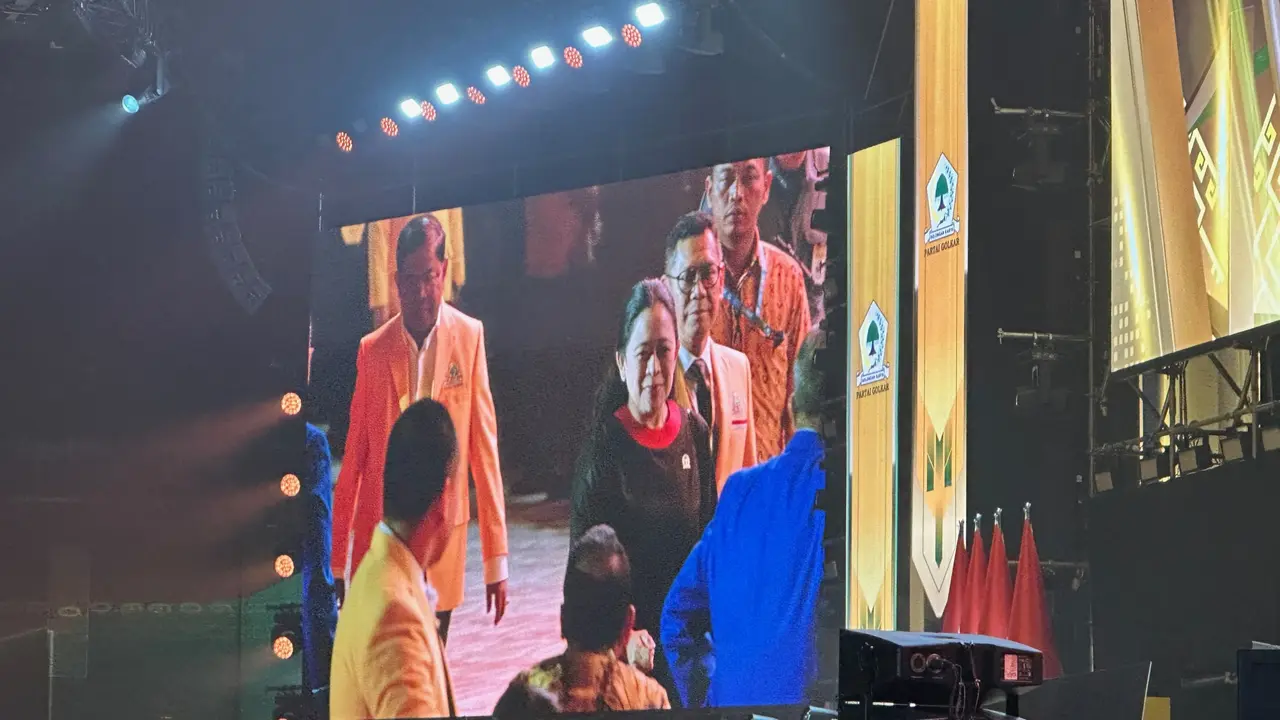 Ketua DPR RI Puan Maharani menghadiri acara puncak Hari Ulang Tahun (HUT) ke-60 Partai Golkar di Sentul, Bogor, Jawa Barat.
