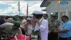 Selama kunjungan di Kabupaten Asmat, ribuan warga antusias untuk melihat dan bertemu dengan Jokowi .