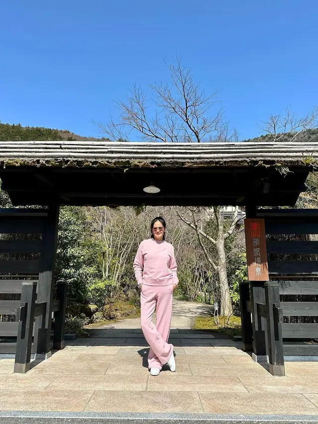 Donna Harun di Jepang (Instagram/donnaharunofficial)