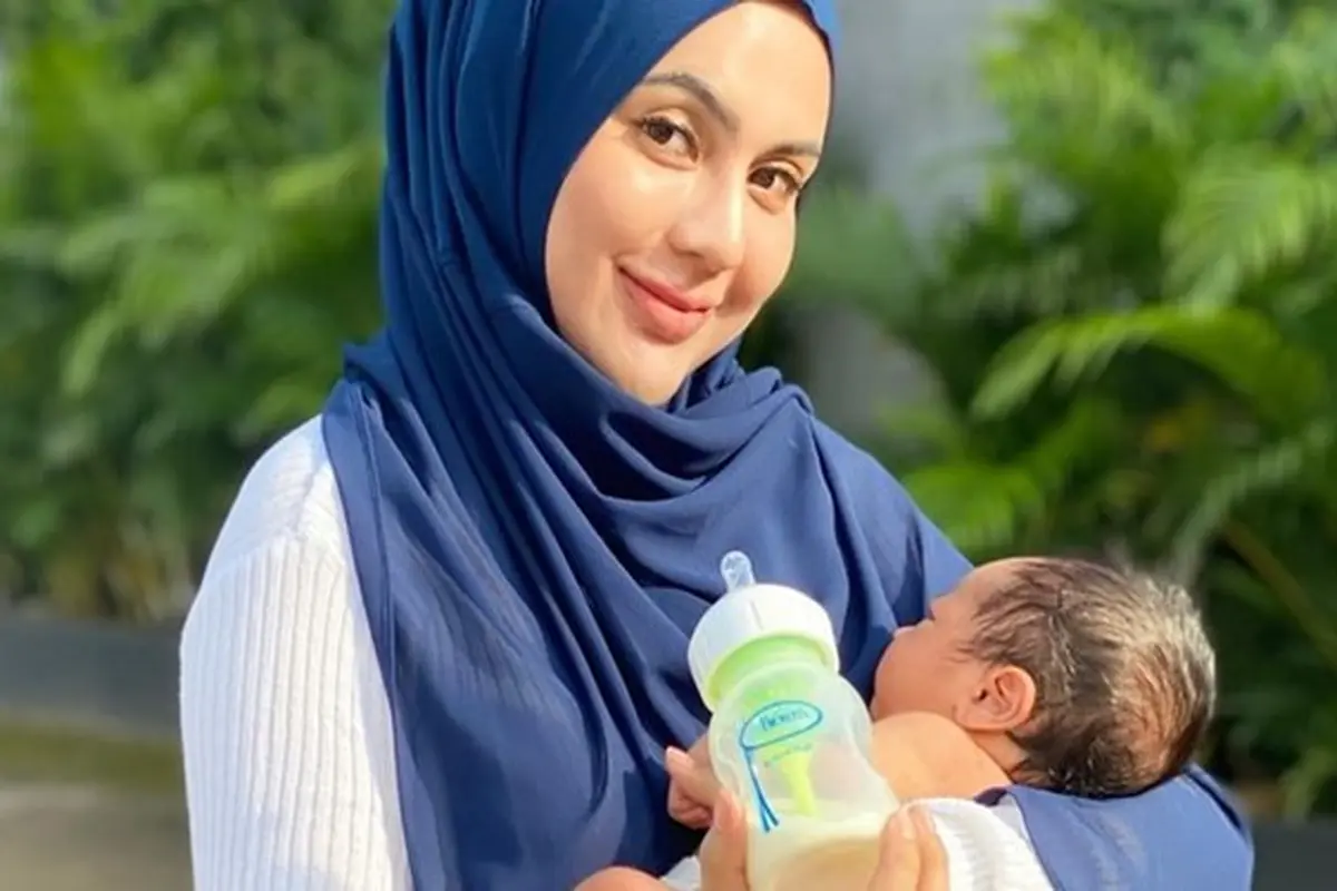 6 Potret Terbaru Anggita Sari, Berhijab Setelah Melahirkan