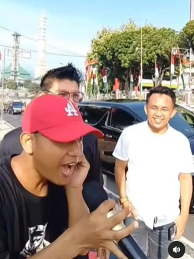Andika Kangen Band saat menyanyi bersama penyanyi jalan hingga viral di media sosial (https://www.instagram.com/p/C84Y5zSS7Xa/)