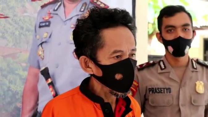 Seks bokira dada qizini sikdi va singlisini sikdi