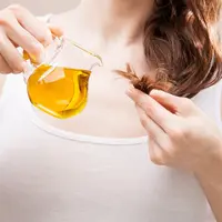 ilustrasi 7 Manfaat Minyak Zaitun untuk Rambut Rontok dan Cara Menggunakannya/Maryna Pleshkun/shutterstock