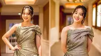 Tampil Anggun, Ini 6 Potret Zee JKT48 dalam Gala Premier Debut Filmnya