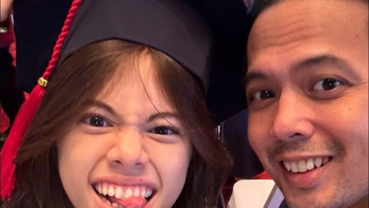 Potret Bahagia London Abigail Wisuda SMP, Wulan Guritno dan Mantan Suami Kompak Dampingi Sang Putri