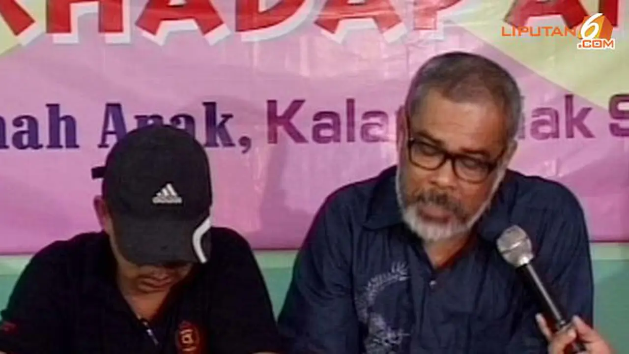 ae-ayah-131029b.jpg
