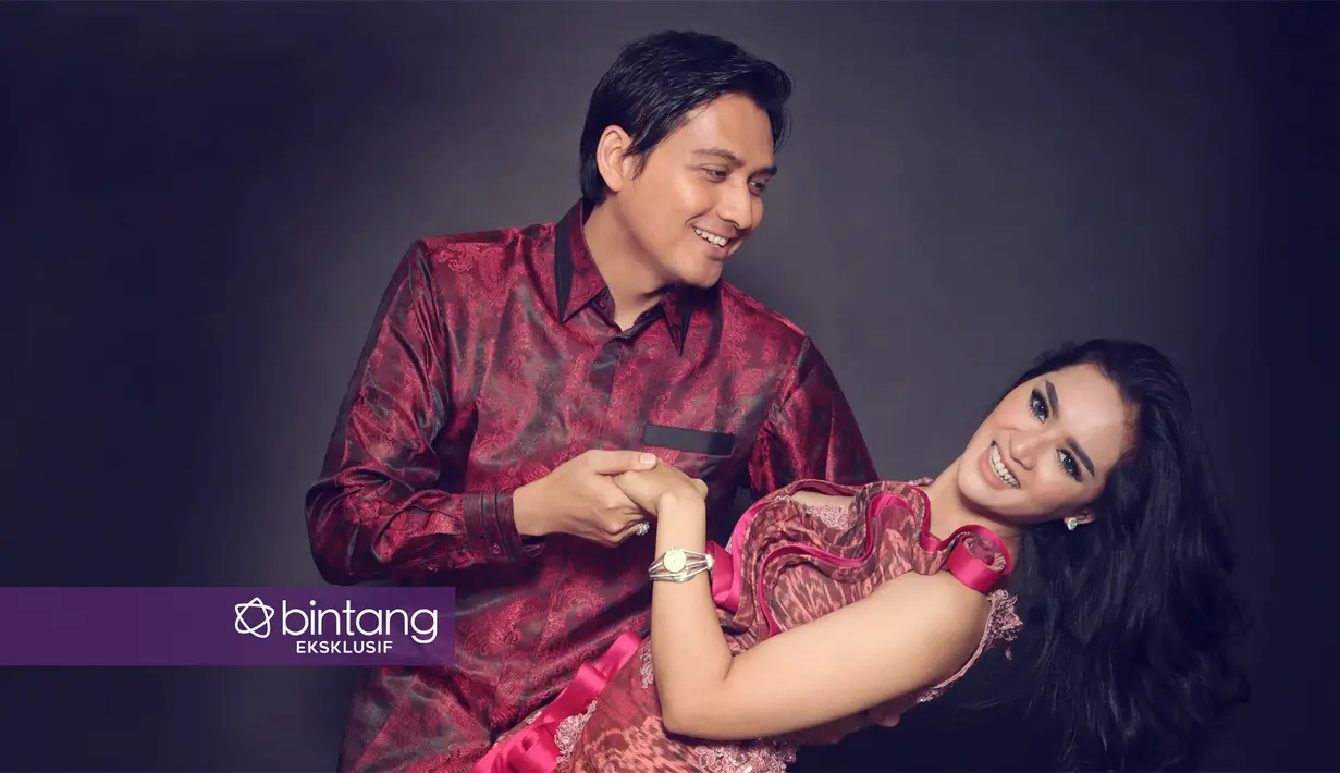 Sejak keduanya tampil bersama, banyak yang menduga bahwa keduanya hanya sebatas setingan untuk menaikkan popularitas. Keduanya makin sering menunjukkan kemesraannya di media sosial. (Febio Hernanto/Bintang.com)