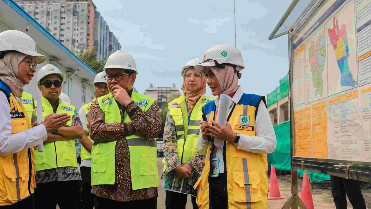 Gubernur Pramono Tinjau Proyek Pengelolaan Limbah Pluit, Rampung 2027