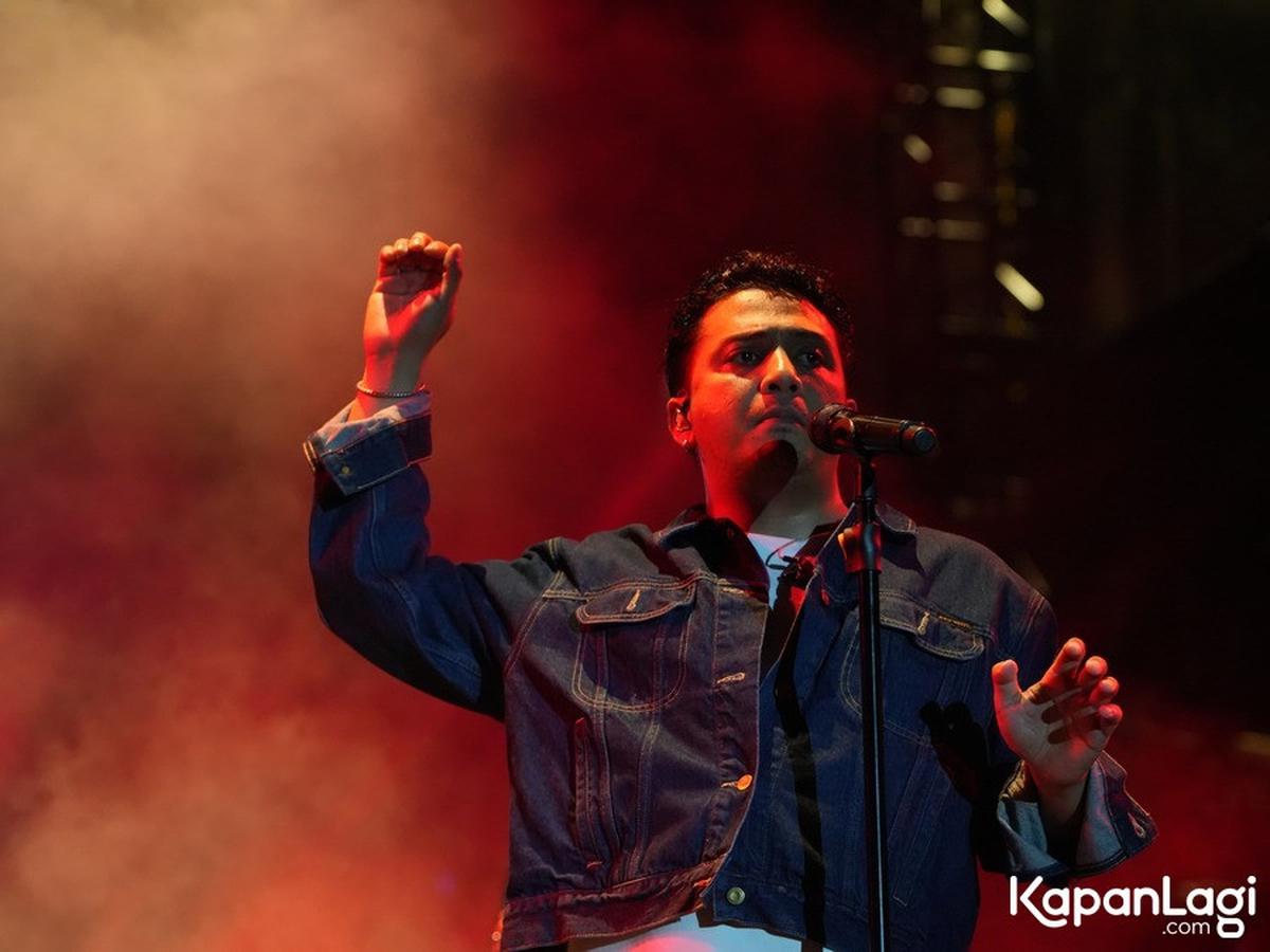 10 Potret Sal Priadi Sukses Bikin Penonton KLBB BRI Festival 2025 Menangis, Terlarut dalam Emosi