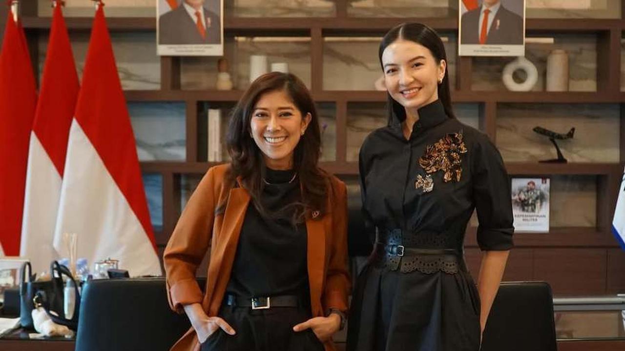 9 Potret Raline Shah Bersama Meutya Hafid, Sering Kerja Bareng Sebelum Resmi Jadi Stafsus Kementerian Komdigi