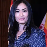 Penyanyi dangdut senior Iis Dahlia sangat antusias dengan di gelarnya ajang kompetisi dangdut lintas negara. Stasiun Indosiar menghadirkan D'Academy Asia 3 yang akan diikuti oleh 6 negara. (Deki Prayoga/Bintang.com)