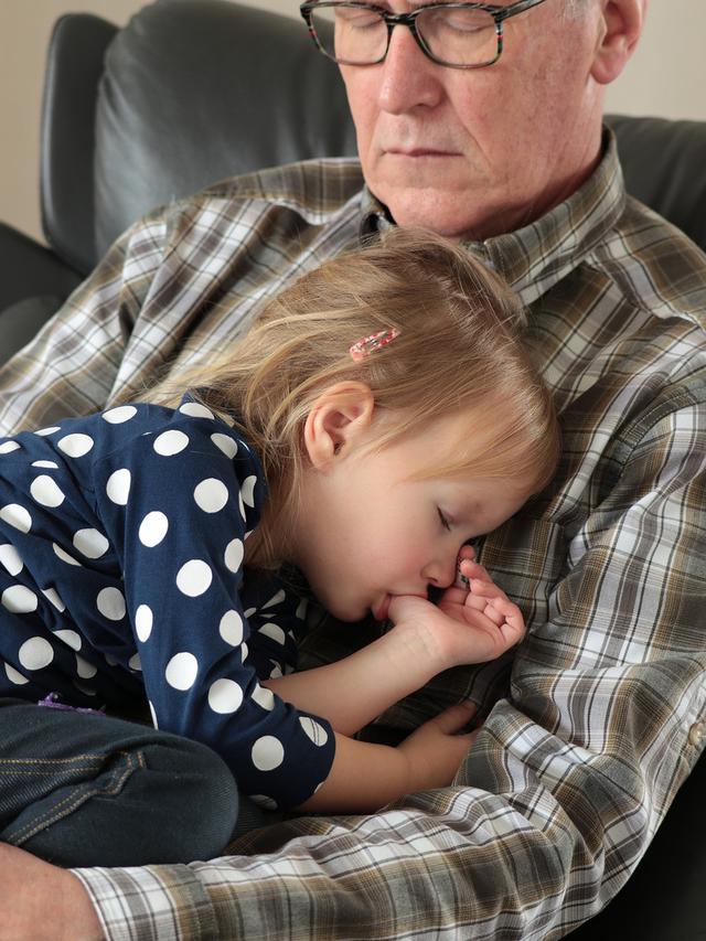 Ilustrasi kakek dan cucu