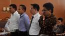 Para saksi dihadirkan dalam sidang lanjutan Praperadilan Budi Gunawan di Pengadilan Negeri Jakarta Selatan, Selasa (10/2/2015). Disebelah kanan tampak Plt Sekjen PDI Perjuangan Hasto Kristiyanto (Liputan6.com/Johan Tallo)
