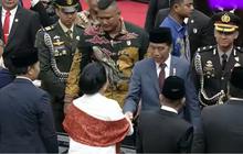 VIDEO: Jokowi dan Puan Maharani Ngobrol Santai Diselingi Tawa Usai Pelantikan Anggota DPR