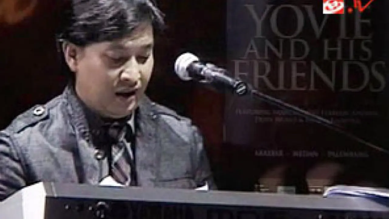 Meleleh di Konser 'Yovie And His Friends'