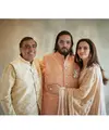 Keluarga Mukesh Ambani tengah berbahagia, sebab putra mereka, Anant Ambani akan menikah dengan Radhika Merchant. [@abujanisdeepkhosla]